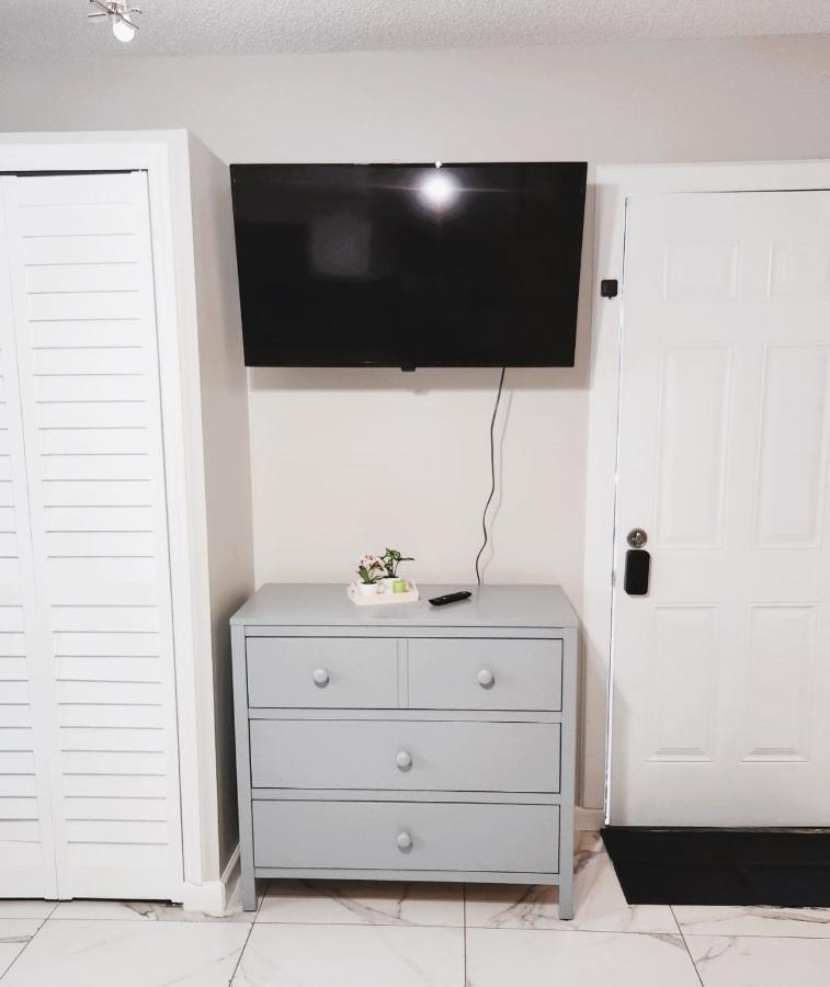 Adorable Mini Suite In טאמפה מראה חיצוני תמונה